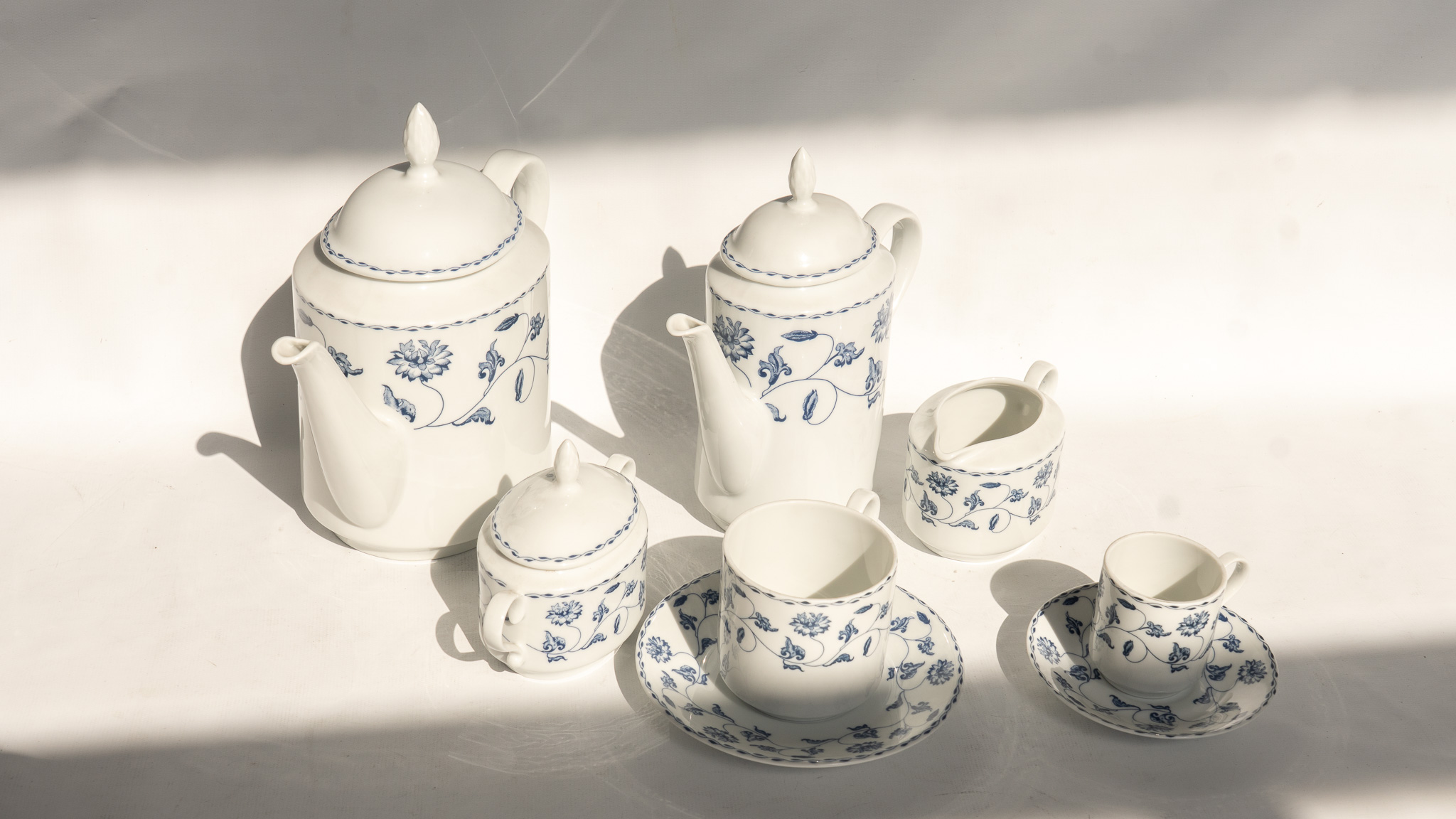 Juego de Té y Café Verbano Flores Azules para 12 Personas
