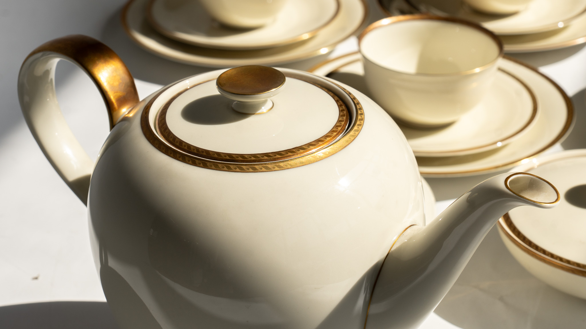 Juego de Té y Postre para 10 Personas -Porcelana Bavaria "H&C SELB GERMANY"- 33 Pzas. 